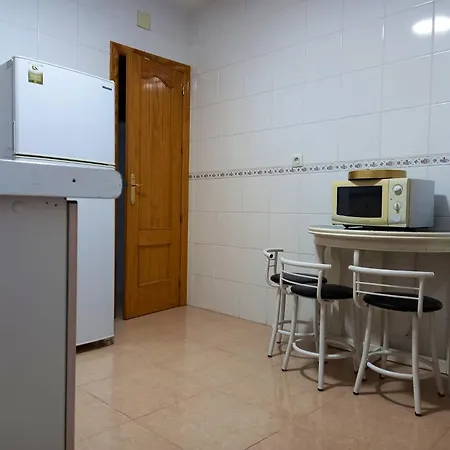 Welcoming House With Mountain View In Vakantiehuis